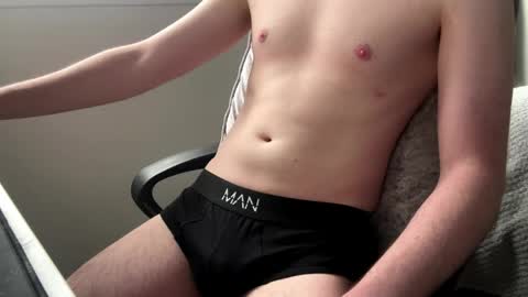 Snapshot of scottyboyyy94 chatting on May 8, 9:47 am scottyboyyy94 online show from May 8, 9:47 am