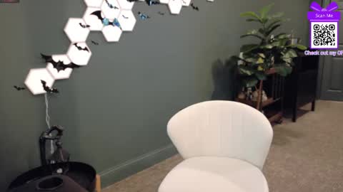 Scout has fun online show from October 20, 1:22 pm