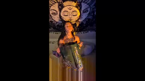 Snapshot of scylla_cybin chatting on February 22, 3:18 am scylla_cybin online show from February 22, 3:18 am