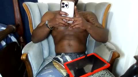Snapshot of sdawg2xx chatting on April 1, 2:45 am sdawg2xx online show from April 1, 2:45 am