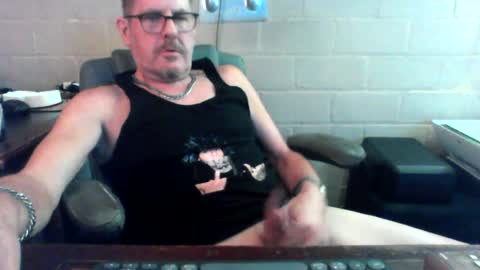 eating pussy  sucking dick online show from August 9, 1:38 pm