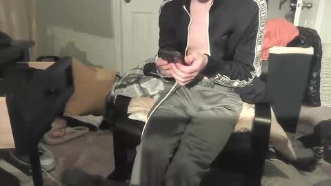 Snapshot of sdseventy chatting on February 21, 8:18 am ObvHype online show from February 21, 8:18 am