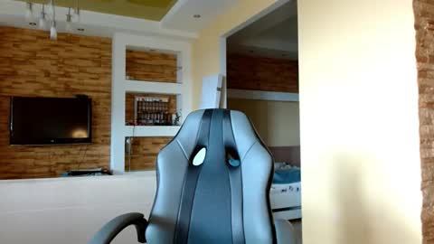 Elizabeth  online show from September 27, 9:03 am