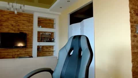 Elizabeth  online show from October 10, 7:18 am