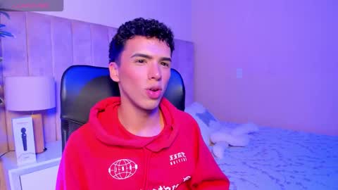 Snapshot of seab_trooy chatting on November 15, 5:27 am SEAN online show from November 15, 5:27 am