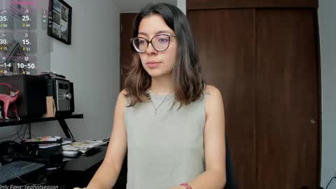 Aria Independent model online show from October 8, 1:20 pm