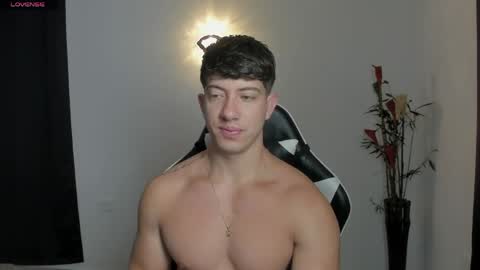 Snapshot of sean_brownx chatting on June 3, 11:46 am Sean online show from June 3, 11:46 am