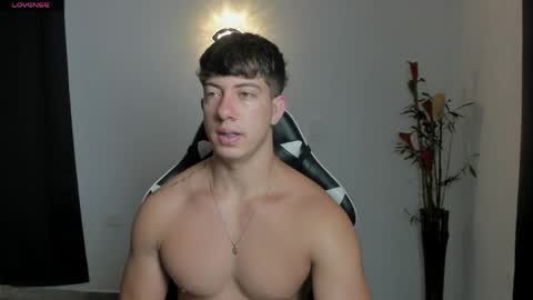 Snapshot of sean_brownx chatting on June 4, 11:49 am Sean online show from June 4, 11:49 am
