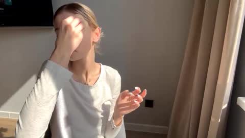 Kate online show from March 13, 7:59 am