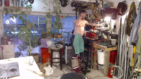 Snapshot of seattlemanwhore chatting on April 7, 2:17 pm Seattlemanwhore online show from April 7, 2:17 pm