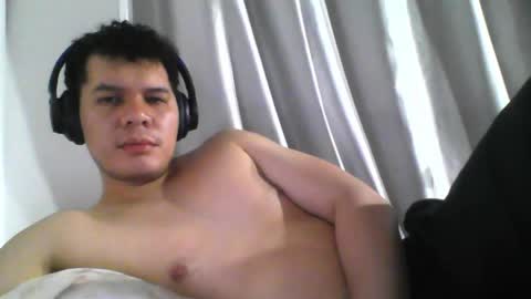 Snapshot of seb5759 chatting on April 19, 4:34 am seb5759 online show from April 19, 4:34 am