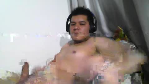 Snapshot of seb5759 chatting on April 22, 4:59 am seb5759 online show from April 22, 4:59 am