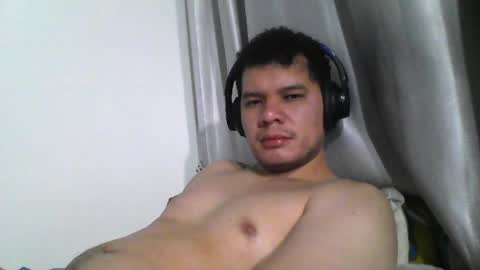 Snapshot of seb5759 chatting on April 25, 7:11 am seb5759 online show from April 25, 7:11 am