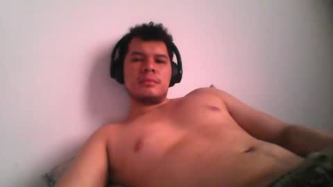 Snapshot of seb5759 chatting on April 26, 4:04 pm seb5759 online show from April 26, 4:04 pm