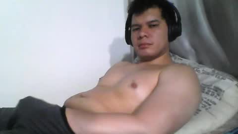 Snapshot of seb5759 chatting on May 23, 7:02 am seb5759 online show from May 23, 7:02 am