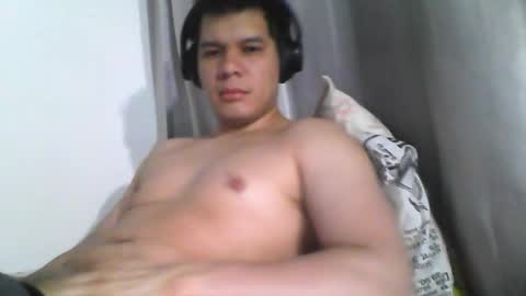 Snapshot of seb5759 chatting on May 24, 7:35 am seb5759 online show from May 24, 7:35 am
