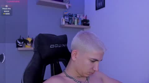 Sebastin online show from January 20, 7:04 pm