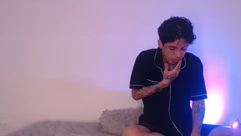  CAMILA Y SEBASTIAN online show from September 29, 1:00 am