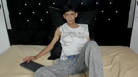 Sebastian Alvarez online show from March 4, 1:33 am