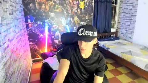 Snapshot of sebas_jusa chatting on May 10, 2:39 am sebas jusa online show from May 10, 2:39 am