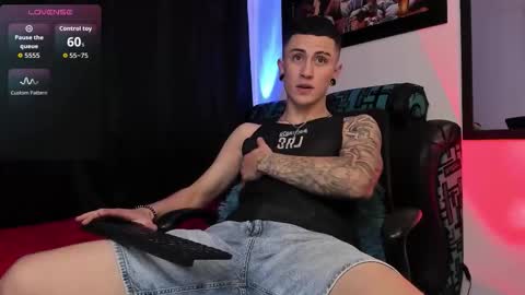 Sebastian online show from February 16, 9:33 pm