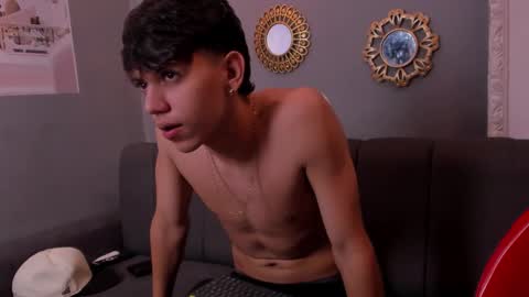 Snapshot of sebas_pretty7 chatting on November 16, 12:33 pm sebas_pretty7 online show from November 16, 12:33 pm