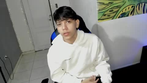 Snapshot of sebas_pretty7 chatting on November 30, 12:42 pm sebas_pretty7 online show from November 30, 12:42 pm