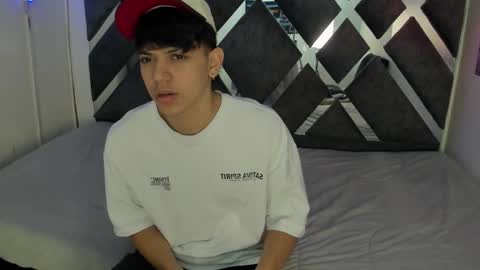 Snapshot of sebas_pretty7 chatting on December 3, 12:25 pm sebas_pretty7 online show from December 3, 12:25 pm