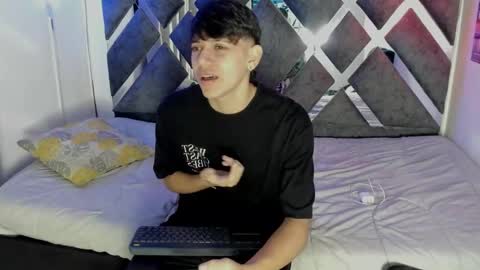 Snapshot of sebas_pretty7 chatting on December 4, 12:25 pm sebas_pretty7 online show from December 4, 12:25 pm