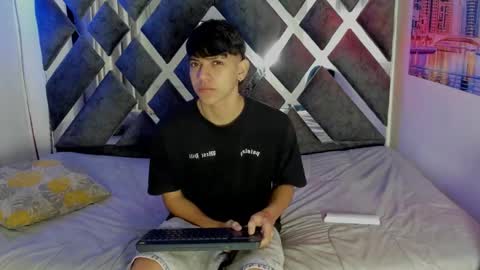 Snapshot of sebas_pretty7 chatting on December 5, 12:25 pm sebas_pretty7 online show from December 5, 12:25 pm