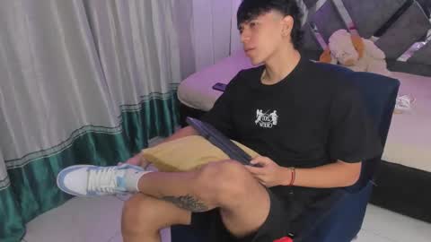 sebas_pretty7 online show from March 25, 12:44 pm