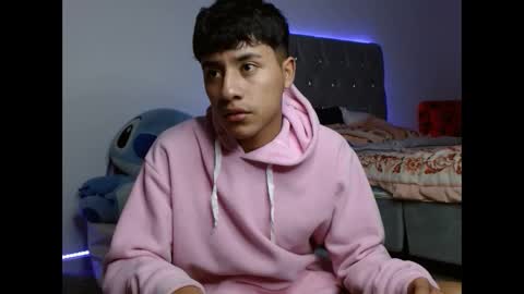 Snapshot of sebas_ross04 chatting on December 14, 7:03 am sebas_ross04 online show from December 14, 7:03 am