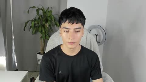 Snapshot of sebas_rosse chatting on October 21, 5:24 pm sebastian online show from October 21, 5:24 pm