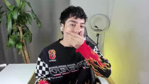 Snapshot of sebas_rosse chatting on February 27, 3:12 pm sebastian online show from February 27, 3:12 pm