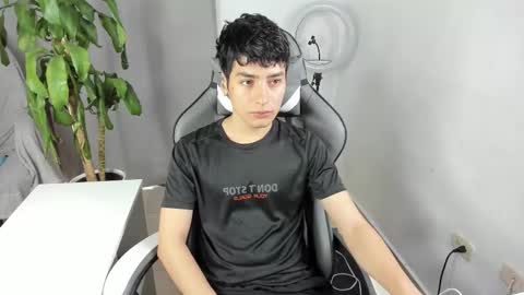 Snapshot of sebas_rosse chatting on March 9, 3:49 pm sebastian online show from March 9, 3:49 pm