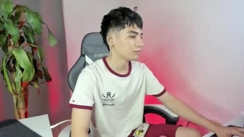 Snapshot of sebas_rosse chatting on March 26, 3:39 pm sebastian online show from March 26, 3:39 pm