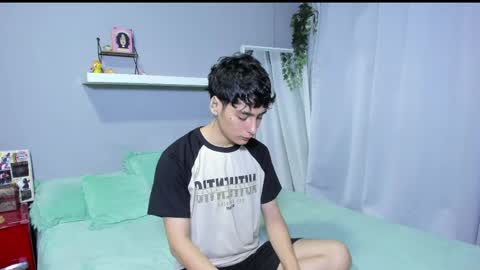 Snapshot of sebas_rosse chatting on June 2, 3:08 am sebastian online show from June 2, 3:08 am