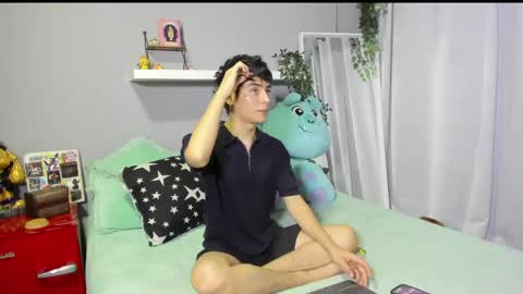 Snapshot of sebas_rosse chatting on June 2, 11:18 pm sebastian online show from June 2, 11:18 pm