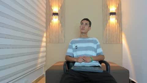 Snapshot of sebass_r chatting on November 15, 7:21 pm sebass_r online show from November 15, 7:21 pm