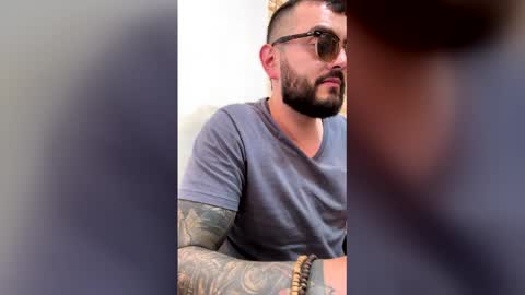 Snapshot of sebastian_ferreira chatting on February 25, 5:33 pm sebastian_ferreira online show from February 25, 5:33 pm