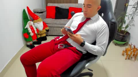 juan  sebastian online show from December 24, 7:44 pm