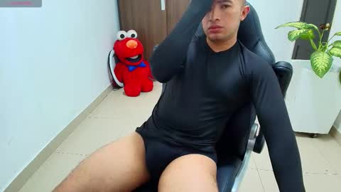 Snapshot of sebastian_oconnor77 chatting on September 28, 12:43 pm juan sebastian online show from September 28, 12:43 pm