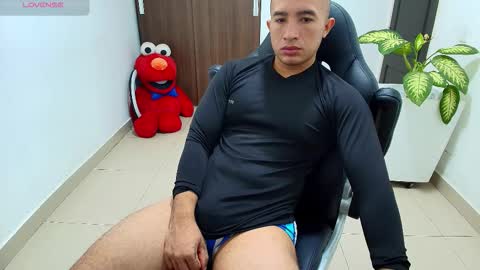 Snapshot of sebastian_oconnor77 chatting on October 12, 12:37 pm juan sebastian online show from October 12, 12:37 pm