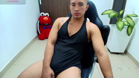Snapshot of sebastian_oconnor77 chatting on October 14, 12:50 pm juan sebastian online show from October 14, 12:50 pm