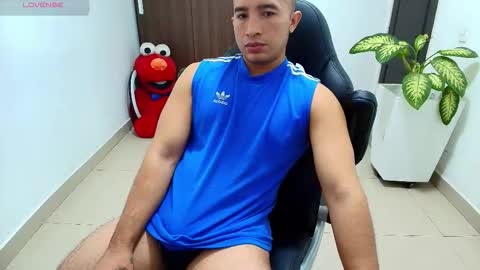 Snapshot of sebastian_oconnor77 chatting on October 16, 12:39 pm juan sebastian online show from October 16, 12:39 pm