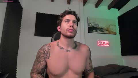 Lucian Sinclair online show from December 4, 2:54 am