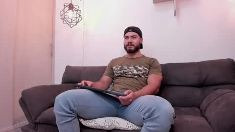 Snapshot of sebastianvilla__ chatting on January 8, 10:06 pm Instagram jeanpaulfit online show from January 8, 10:06 pm