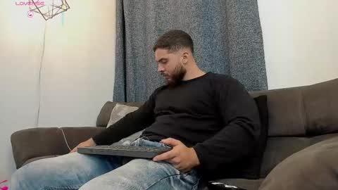 Snapshot of sebastianvilla__ chatting on September 26, 12:14 am Instagram jeanpaulfit online show from September 26, 12:14 am