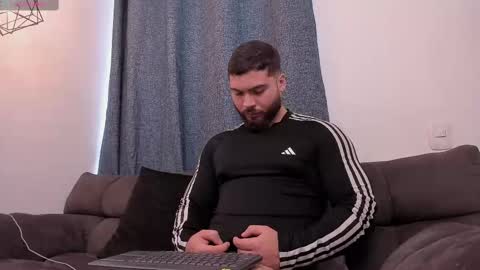 Snapshot of sebastianvilla__ chatting on September 30, 9:42 pm Instagram jeanpaulfit online show from September 30, 9:42 pm