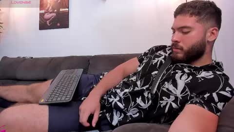 Snapshot of sebastianvilla__ chatting on October 26, 10:04 pm Instagram jeanpaulfit online show from October 26, 10:04 pm